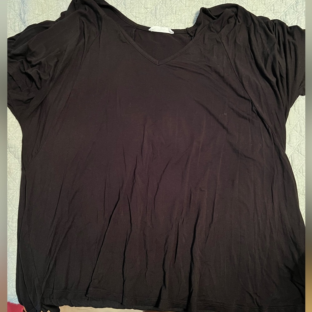 Talulah (boutique brand) oversized V-neck TShirt